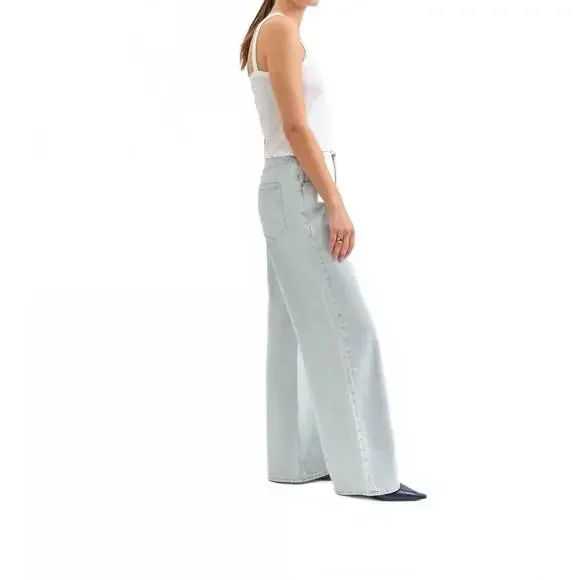 Wide Leg Light Wash Jeans - Women's Casual Denim - Picture 3 of 8